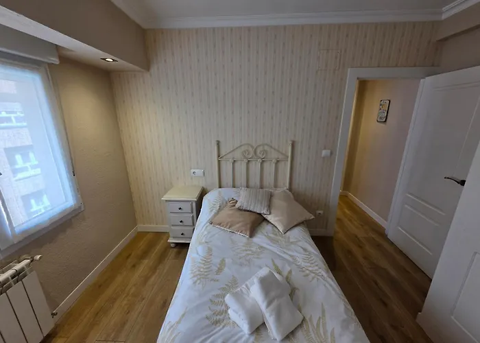 Astur Playa Ii - Centrally Located And Ideal For 4 People - Vut-6413-as 기욘